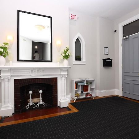 Stylish Studio On Newbury St, This Is Boston! #12 Экстерьер фото