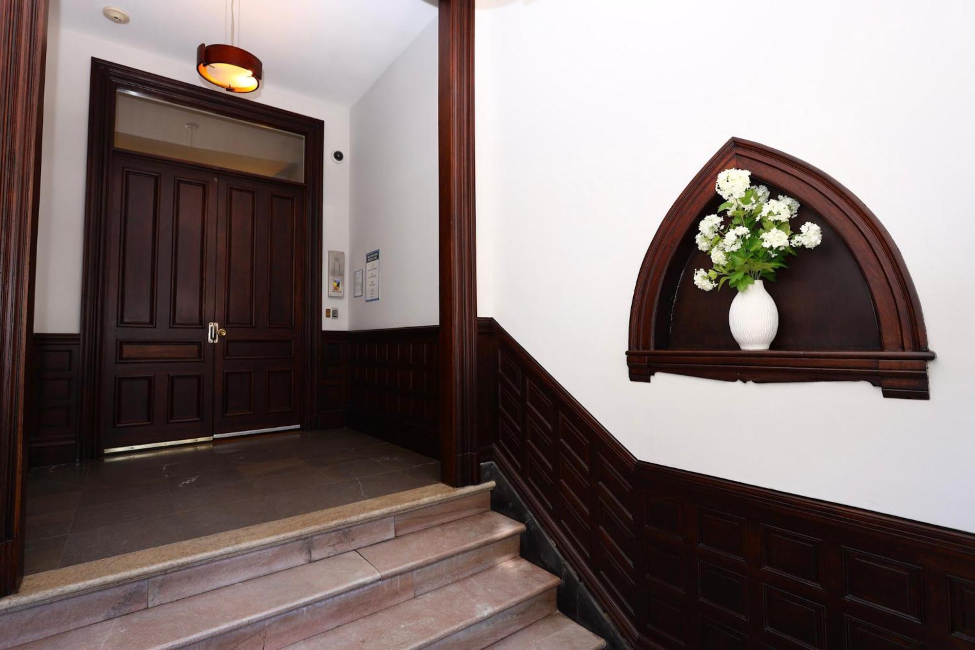Stylish Studio On Newbury St, This Is Boston! #12 Экстерьер фото