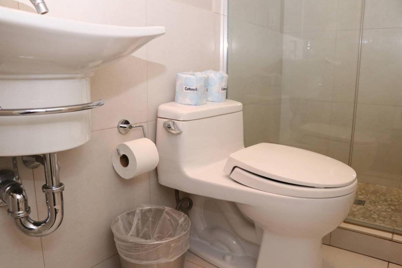 Stylish Studio On Newbury St, This Is Boston! #12 Экстерьер фото